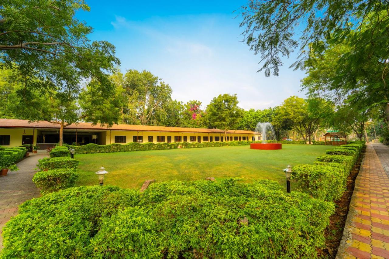 Narmada Hills Resort Omkareshwar Екстер'єр фото