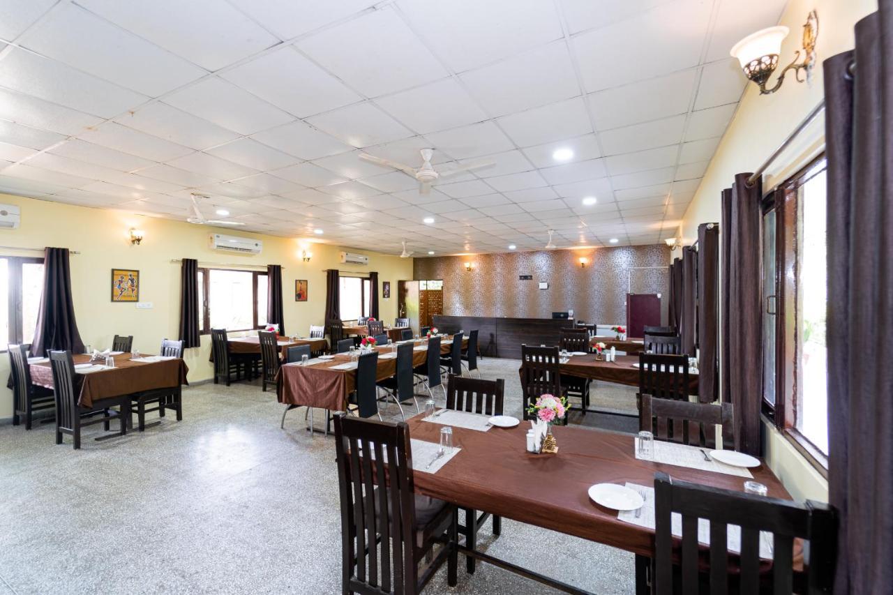 Narmada Hills Resort Omkareshwar Екстер'єр фото
